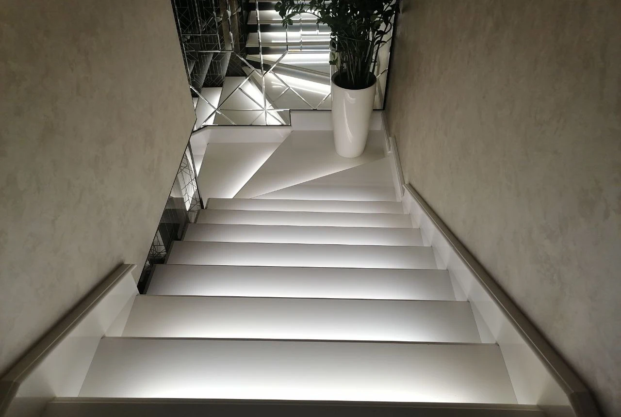 Фоновое изображение — лестницы и ступени из камня